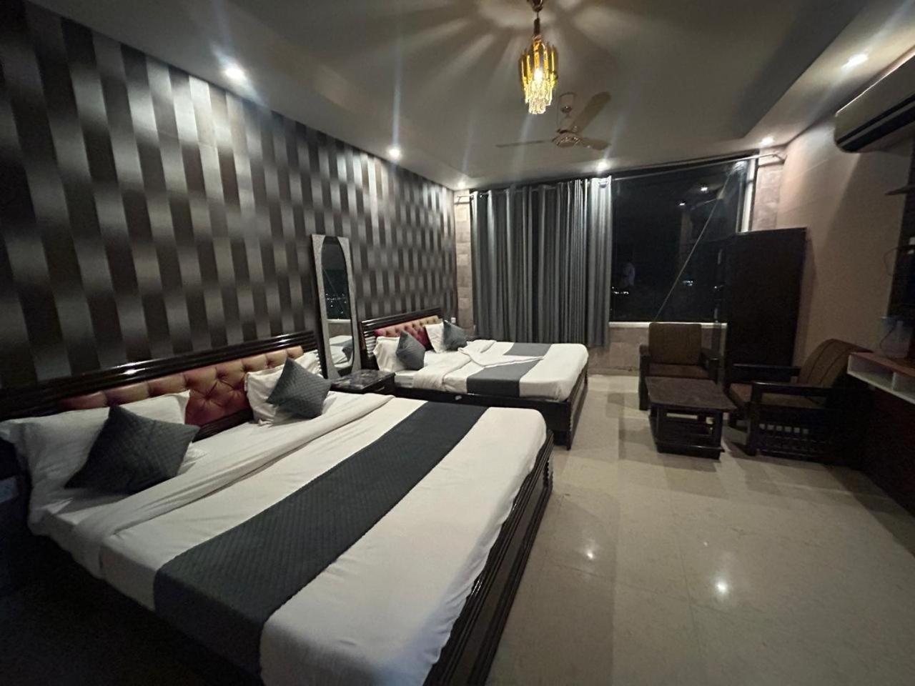Hotel Dev Ganga Rishīkesh Exterior foto