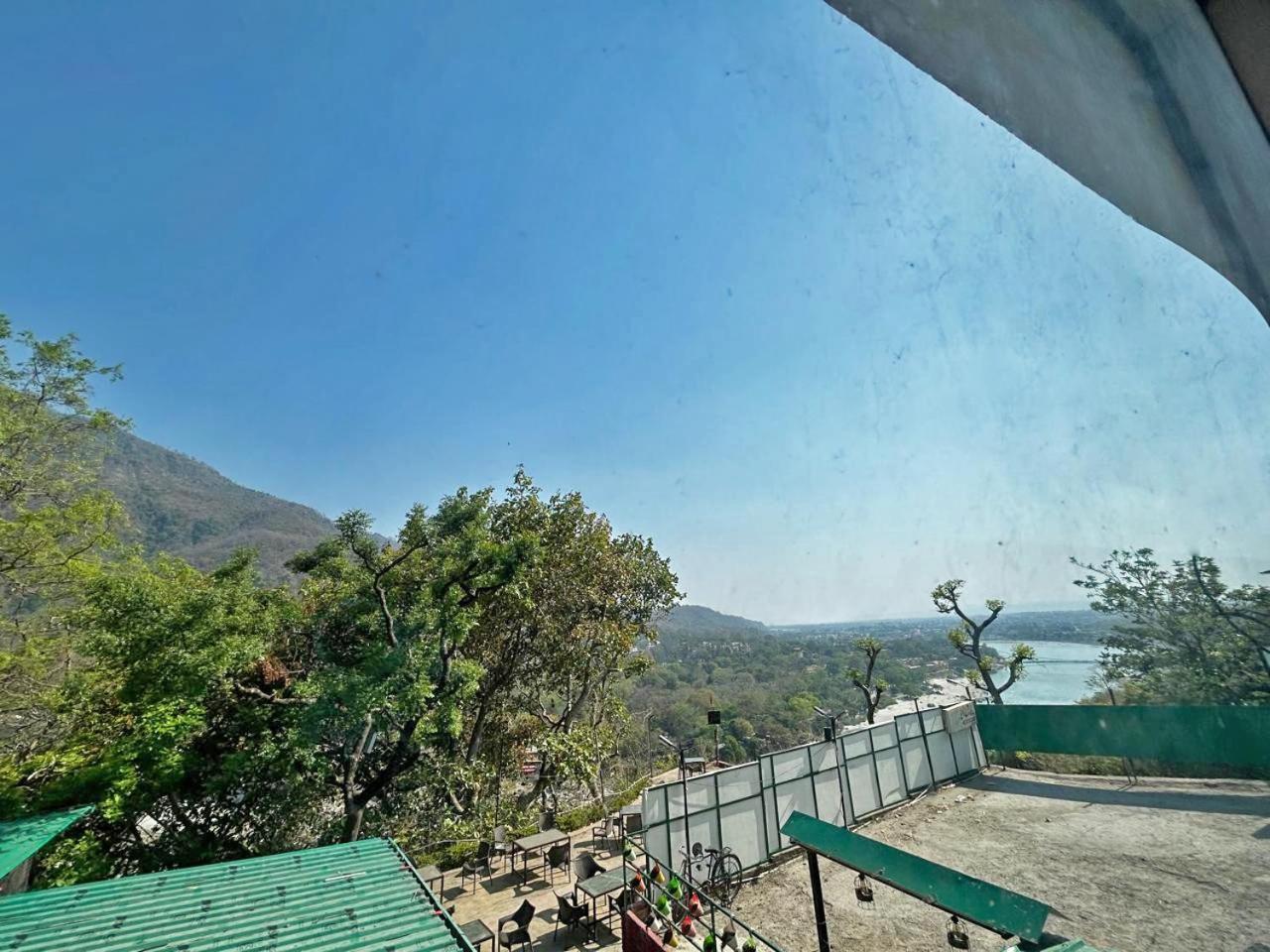 Hotel Dev Ganga Rishīkesh Exterior foto