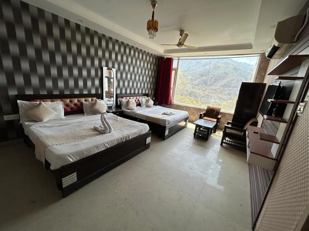 Hotel Dev Ganga Rishīkesh Exterior foto