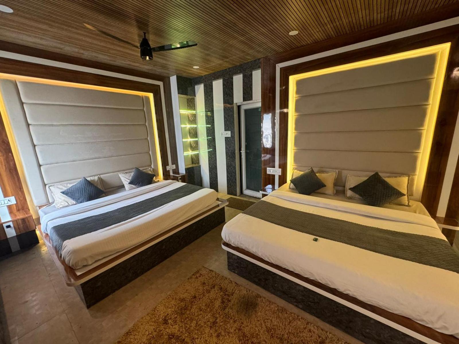 Hotel Dev Ganga Rishīkesh Exterior foto