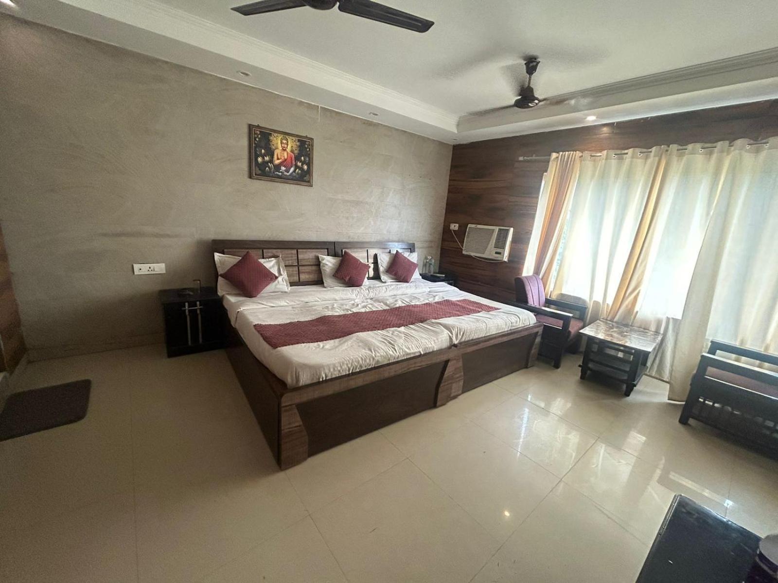 Hotel Dev Ganga Rishīkesh Exterior foto